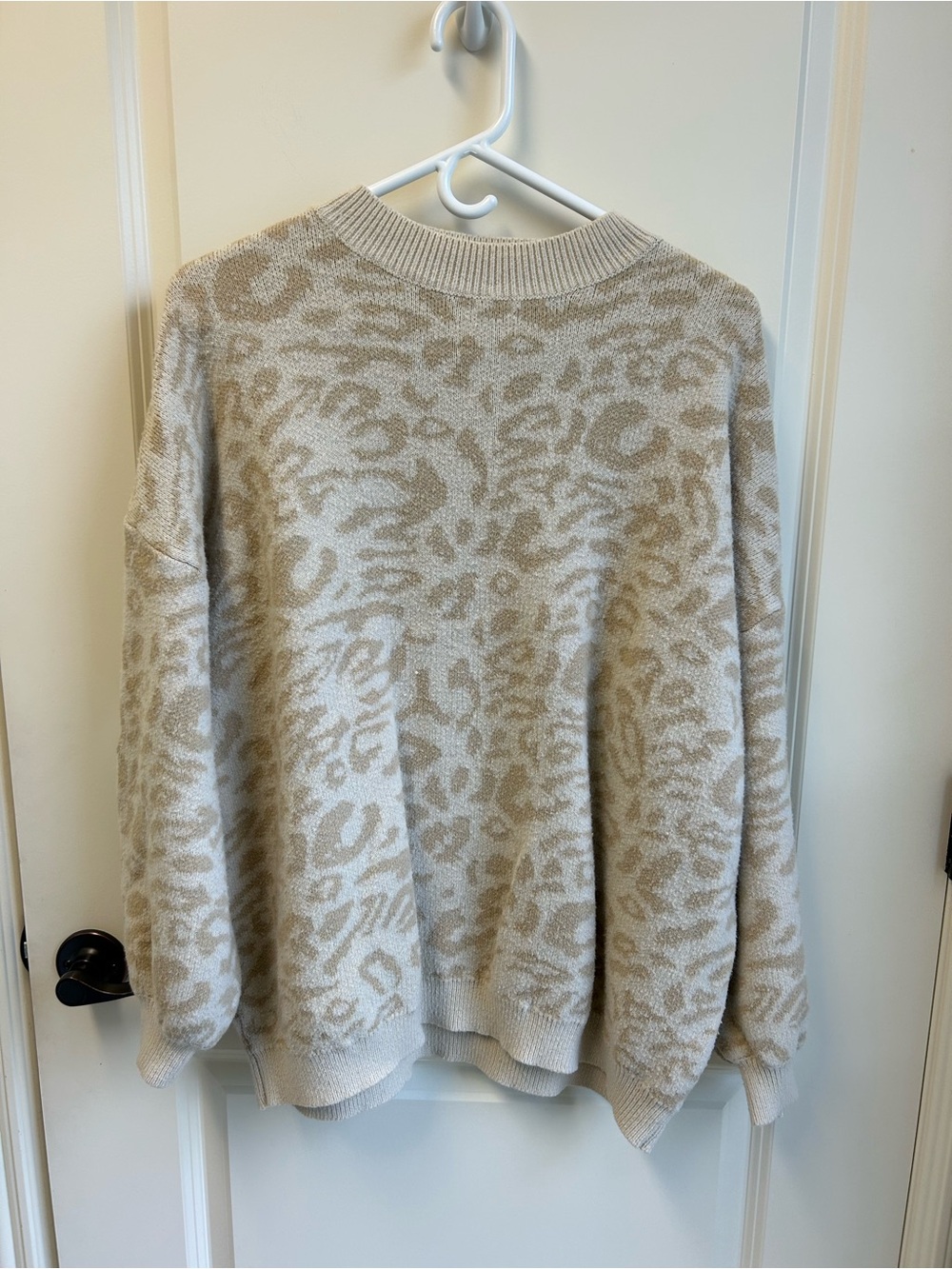 Cozy Neutral Leopard-Print Sweater - Beige/Cream small